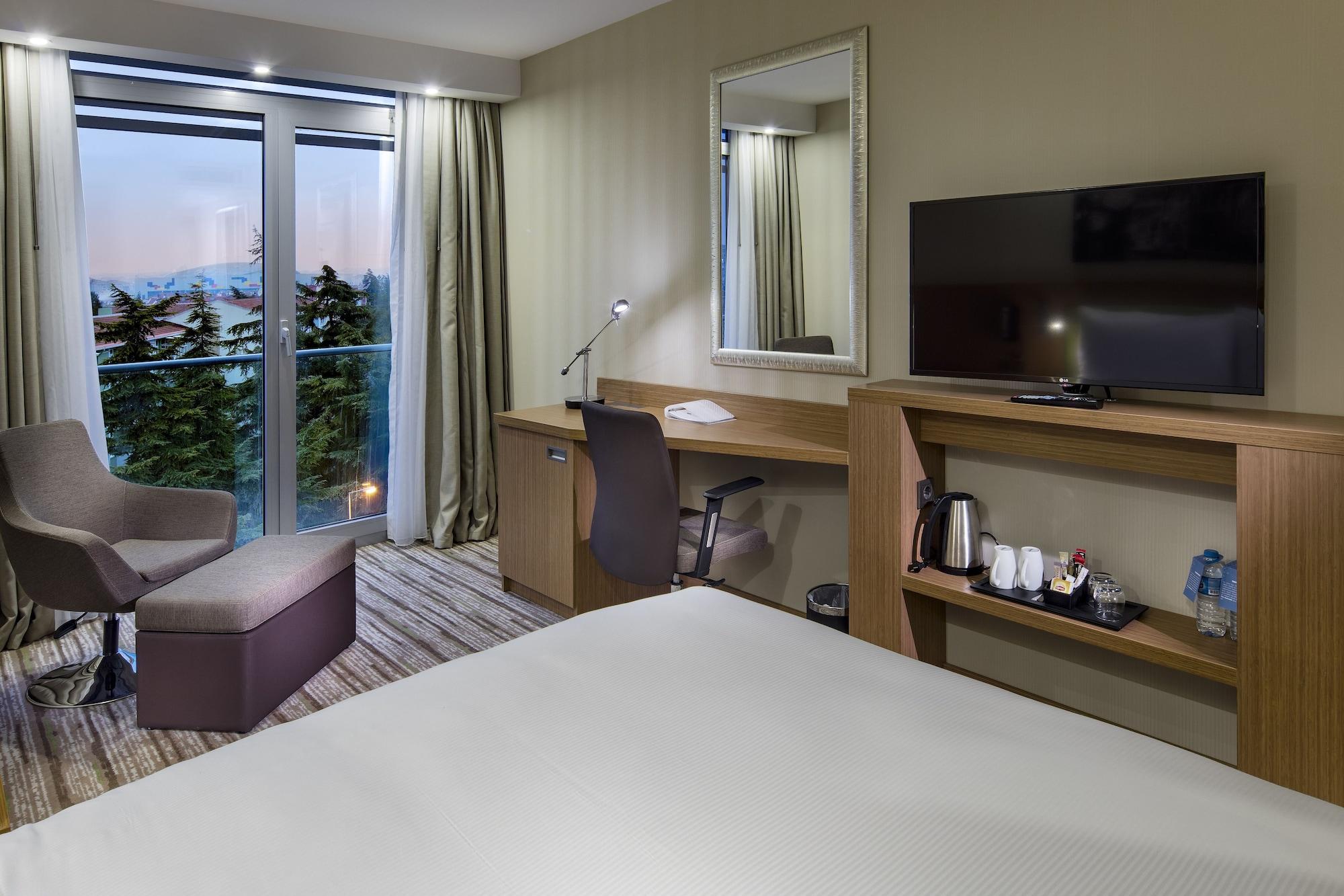 Отель Hampton By Hilton Atakoy