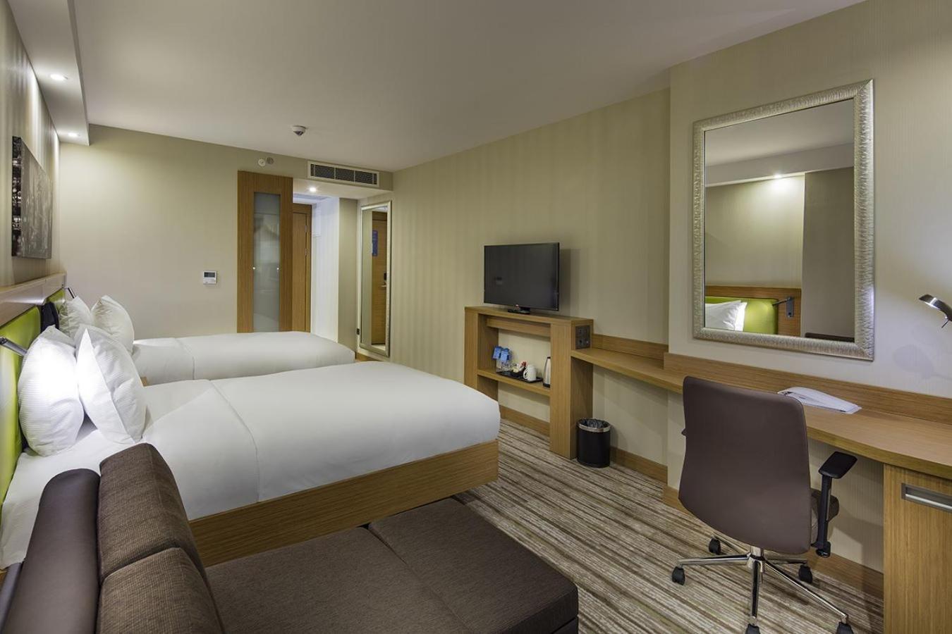 Отель Hampton By Hilton Atakoy 3*