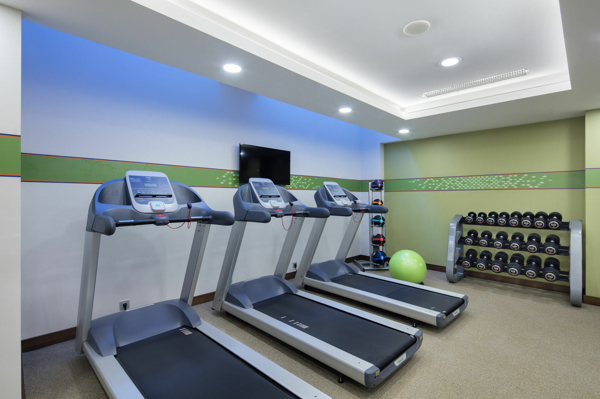 Отель Hampton By Hilton Atakoy 3*
